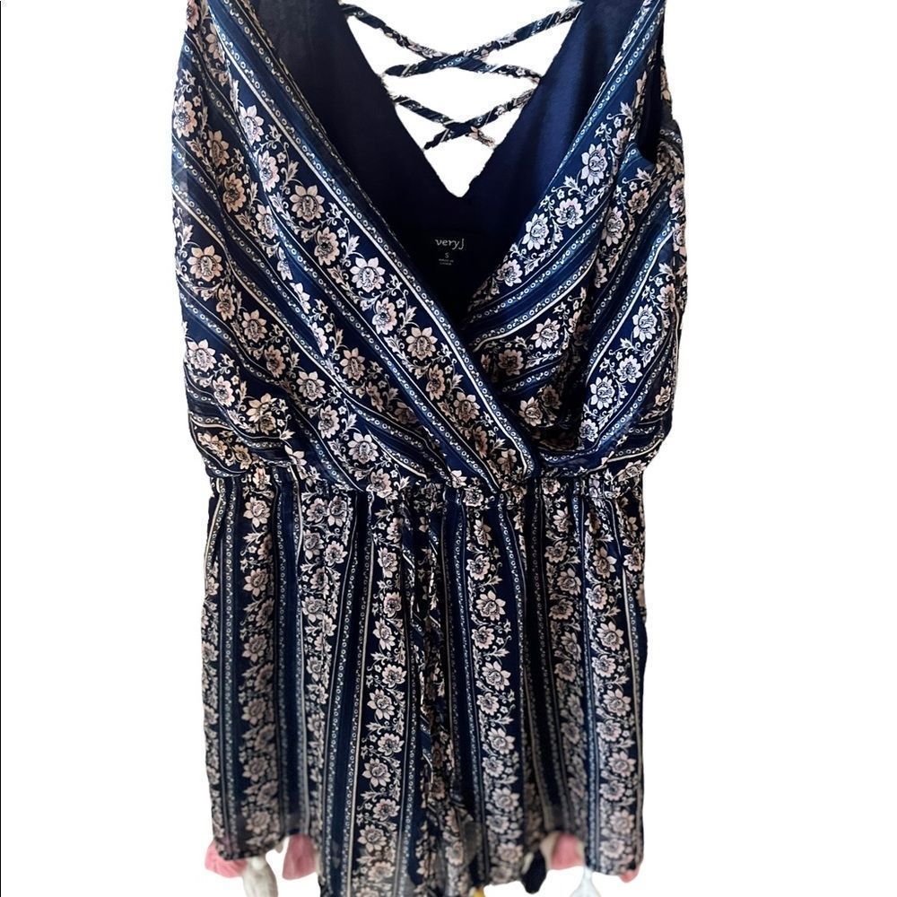 Cruise Attire Very J Navy Floral Romper w pockets! And Multicolored Tassels sz S
